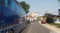 Truk Masuk Parit Tewaskan Sopir, Jalur Bandung Cianjur Padat Merayap