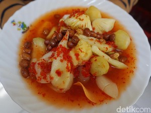 Asam Pedas Segar, Asinan Buah dan Sayur Lengkap di Kedai Legendaris Ini