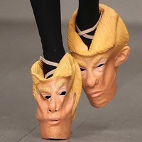 Maukah kamu memakai sepatu dengan gambar wajah Donald Trump? Foto: Instagram @crimesagainstshoemanity