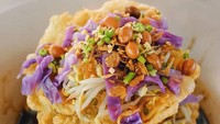 Foodies yang satu ini menyajikan tahu telur dengan irisan kol dan tauge. Tambah taburan bawang goreng dan kacang tanah goreng. Foto : instagram @buncitfoodies
