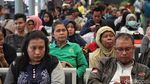 Mudik Lebih Awal di Stasiun Senen