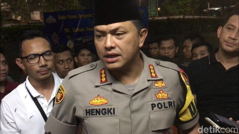 Polisi: Pelaku Ajak Lempar Kotoran ke Panser Tak Ikut Aksi 22 Mei Polisi: Pelaku Ajak Lempar Kotoran ke Panser Tak Ikut Aksi 22 Mei