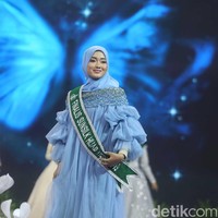 Juara kedua jatuh kepada Delvi Afriwanda dari Padang. Permainan gitarnya dalam lagu Bohemian Rhapsody berhasil menyihir perhatian para juri. Ia pun mendapatkan hadiah umrah, uang tunai Rp 50 juta, dan smartphone dari OPPO.  Foto: Pradita Utama/detikfoto