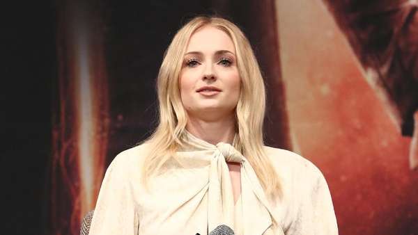 Tinggalkan Sansa, Ini Penampilan Sophie Turner Jadi Jean Grey Tinggalkan Sansa, Ini Penampilan Sophie Turner Jadi Jean Grey