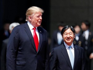 Trump Jadi Pemimpin Asing Pertama yang Bertemu Kaisar Baru Jepang