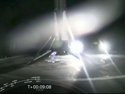 Potret Peluncuran 60 Satelit Internet Starlink Milik SpaceX