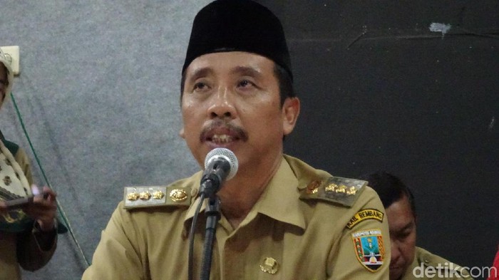 Bupati Rembang, Abdul Hafidz jumpa pers terkait THR ASN, Senin (27/5/2019).