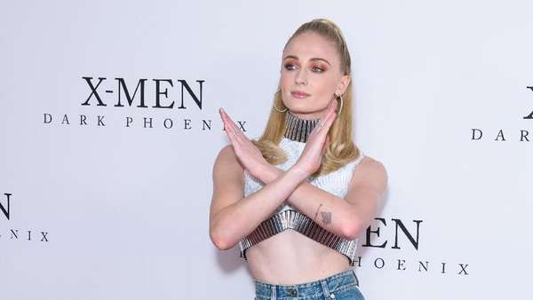 Tinggalkan Sansa, Ini Penampilan Sophie Turner Jadi Jean Grey Tinggalkan Sansa, Ini Penampilan Sophie Turner Jadi Jean Grey
