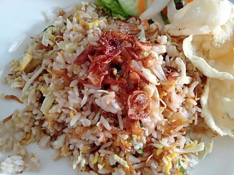 Tambah Semangat! Makan Sahur Pakai Nasi Goreng Ikan Asin yang Sedap
