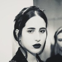 Taleedah Tamer terlahir dari ayah dan ibu yang berbeda ras. Ibunya merupakan keturunan Italia. Sedangkan ayahnya, seorang pengusaha kelahiran Arab Saudi. Sang ayah, Ayman Tamer merupakan pimpinan dan CEO dari Tamer Group yang memiliki usaha di bidang obat-obatan dan kecantikan. Foto: Instagram @taleedah