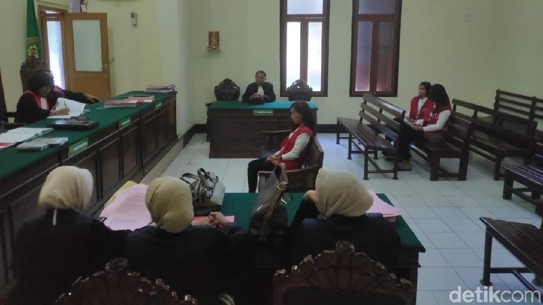 Vanessa Angel akan Jalani Sidang Tuntutan Vanessa Angel akan Jalani Sidang Tuntutan