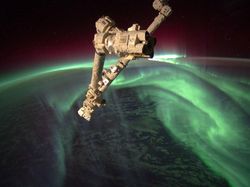 Potret Cahaya-cahaya Spektakuler Menyelimuti Bumi