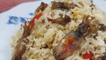 Tambah Semangat! Makan Sahur Pakai Nasi Goreng Ikan Asin yang Sedap