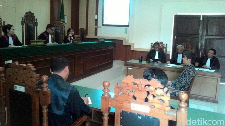 Unggah Meme PDIP, Ketua IDI Wonogiri Divonis 3 Bulan Unggah Meme PDIP, Ketua IDI Wonogiri Divonis 3 Bulan