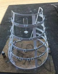 Unik Banget, Gaun Pengantin Wanita Ini Dilengkapi Tempat Gelas Wine