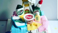 Kebanyakan kue dengan tema sabun dan alat kebersihan ini dibuat dengan hiasan fondant. Uniknya lagi ada sikat hingga lap pembersihnya. Foto: instagram