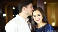 Wah, semoga persalinannya Juli nanti lancar dan sehat-sehat ya Aura! Pool/Noel/detikFoto.