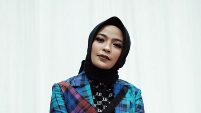 Foto: Ini Cara Bergaya Hijab Rock And Roll Ala Tantri Kotak
