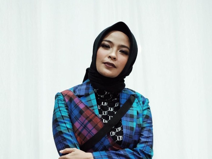 Gaya Hijab Tantri Kotak yang Rock and Roll Gaya Hijab Tantri Kotak yang Rock and Roll