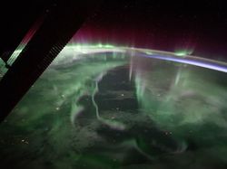 Potret Cahaya-cahaya Spektakuler Menyelimuti Bumi