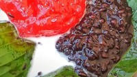 Jenang yang ini terdiri dari jenang ketan hitam dan juga mutiara yang lembut dan enak disiram dengan kuah santan gurih. Foto: Instagram@dapur_siyeye