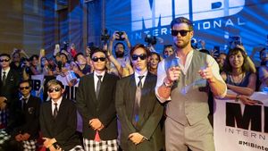 Chris Hemsworth Sukses Bikin Fans Wanita Menjerit