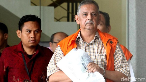 Pakai Rompi Oranye, Sofyan Basir Diperiksa KPK