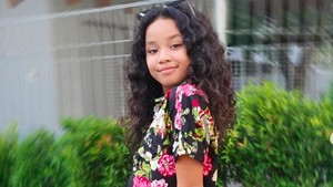 Romaria dikenal sebagai penyanyi yang lincah dan jago dance. Foto: Instagram @romariasimbolon1511