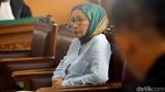 Ekspresi Ratna Sarumpaet Saat Dituntut 6 Tahun Penjara