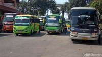 Bus berjejer siap antarkan pemudik sampai kampung halaman.