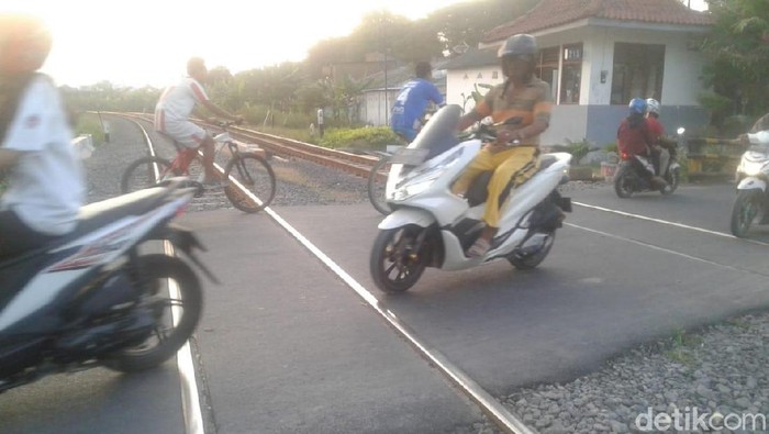 Waspada, 86 Perlintasan KA Double Track di Bojonegoro Tak Berpalang Pintu