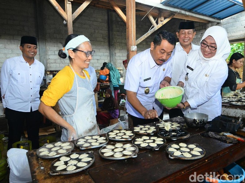 Jelang Lebaran, Produksi Kue Kering Pengusaha di Banyuwangi Melonjak Jelang Lebaran, Produksi Kue Kering Pengusaha di Banyuwangi Melonjak