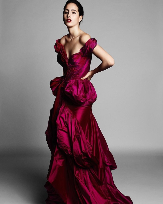 Taleedah Tamer kini dijuluki sebagai supermodel muslim pertama dari Arab Saudi yang menjejakkan kakinya berlenggak-lenggok di Paris Haute Couture Fashion Week pada 2018. Penampilannya langsung menjadi sorotan karena untuk pertamakalinya ada wanita berasal dari Arab Saudi tampil di panggung Paris Couture. Foto: Instagram @taleedah