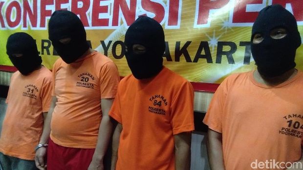 Polisi Yogya Bekuk Komplotan Pencuri Bersenjata Api