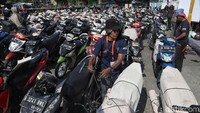 Bagi para pemudik yang ingin mendaftarkan motornya jangan lupa membawa KTP, SIM, serta Kartu Keluarga yang berlaku. Untuk besaran motor yang diizinkan untuk diangkut maksimal berkapasitas 150 CC.