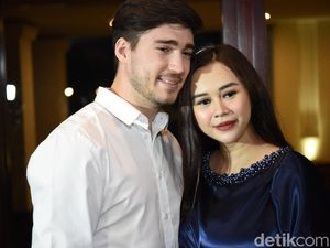 PA Jaksel Ungkap Alasan Aura Kasih Gugat Cerai Suami
