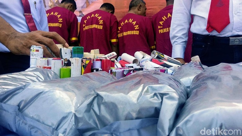 Polisi Bentuk Timsus Kejar Pemilik 1 Kuintal Bahan Peledak di Bondowoso Polisi Bentuk Timsus Kejar Pemilik 1 Kuintal Bahan Peledak di Bondowoso