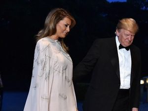Penampilan Melania Trump Menawan Pakai Kaftan Rp 64 Juta di Jepang