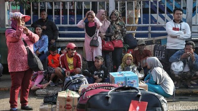 Terminal Bus Tanjung Priok Mulai Ramai Dipenuhi Pemudik