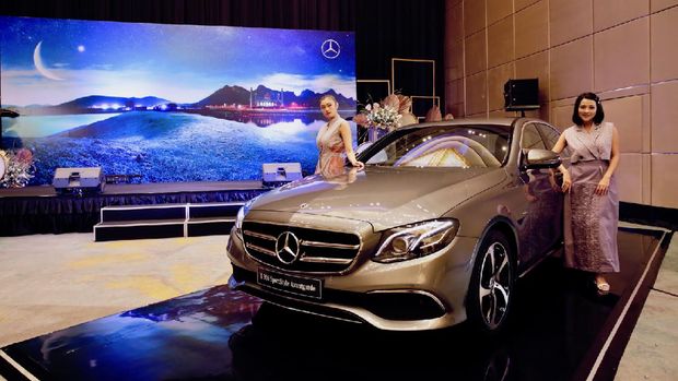 Mercedes-Benz E 200 Avantgarde ditopang mesin 2.000 cc empat silinder terbaru.