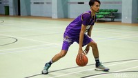 Kapten CLS Knights Indonesia itu sempat bikin heboh di Instagram usai menjuarai ABL 2018/2019. Dia menyebut dirinya sebagai anak yang terbuang.