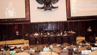 Sebanyak 47 anggota DPD absen dalam paripurna tersebut.
