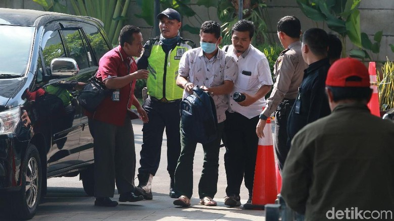 Jadi Tersangka KPK, Pejabat Kanim Mataram Terima Suap Rp 1,2 M Jadi Tersangka KPK, Pejabat Kanim Mataram Terima Suap Rp 1,2 M