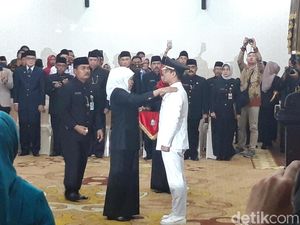 Lantik Bupati Baru Trenggalek, Gubernur Jatim Puji Bupati Era Emil