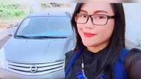 Saya awalnya hanya guyonan dengan teman kerja saya. Terbelesit ide dari penjual rumah dengan pemiliknya, kata Eka, melalui pesan singkat kepada detikcom, Selasa (28/5/2019).  Foto: Pool/Facebook/Chaeca
