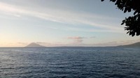 Pantai Malalayang memiliki pasir hitam, batu batu besar dengan pepohonan yang rindang. Pantai ini berhadapan langsung dengan Samudera Pasifik (Brigida Emi Lilia/dTraveler)