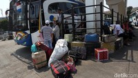 Meski diprediksi puncak arus mudik lebaran akan terjadi setelah tanggal 29 Mei, sejumlah pemudik memilih untuk mudik lebih awal agar dapat terhindar dari kemacetan.