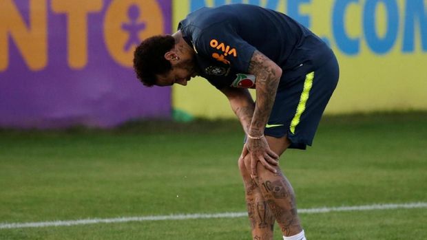 Neymar mengalami terancam cedera di sesi latihan timnas Brasil.