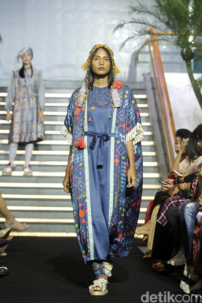 Mel Ahyar merilis koleksi busana Lebaran 2019 dari Happa yang terinspirasi dari kain tradisional suku di Filipina dalam acara Ramadhan In Style 2019, Plaza Indonesia, Jakarta, Rabu [28/05/2019]. Foto: Mohammad Abduh/Wolipop