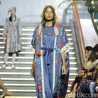 Mel Ahyar merilis koleksi busana Lebaran 2019 dari Happa yang terinspirasi dari kain tradisional suku di Filipina dalam acara Ramadhan In Style 2019, Plaza Indonesia, Jakarta, Rabu [28/05/2019]. Foto: Mohammad Abduh/Wolipop